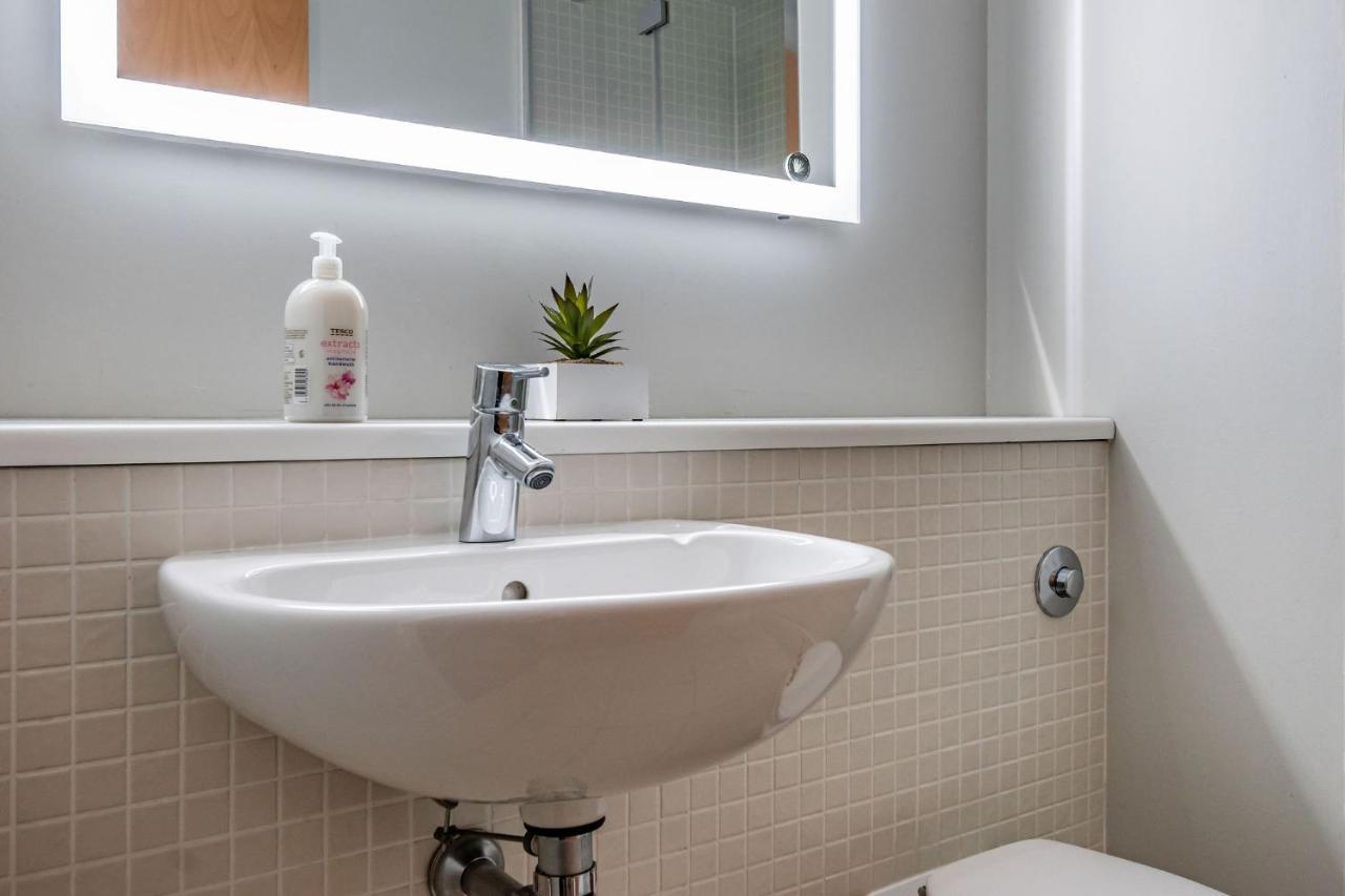 אדינבורו Amazing Apartments - Cables Wynd Near The Shore - Free Parking מראה חיצוני תמונה