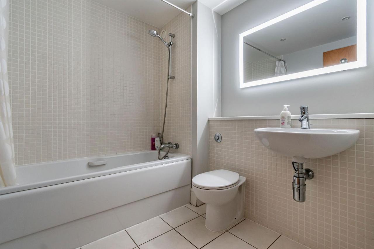 אדינבורו Amazing Apartments - Cables Wynd Near The Shore - Free Parking מראה חיצוני תמונה